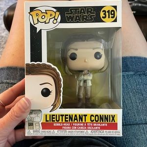 HP 6/13 🥳New funko pop Star Wars lieutenant Connix